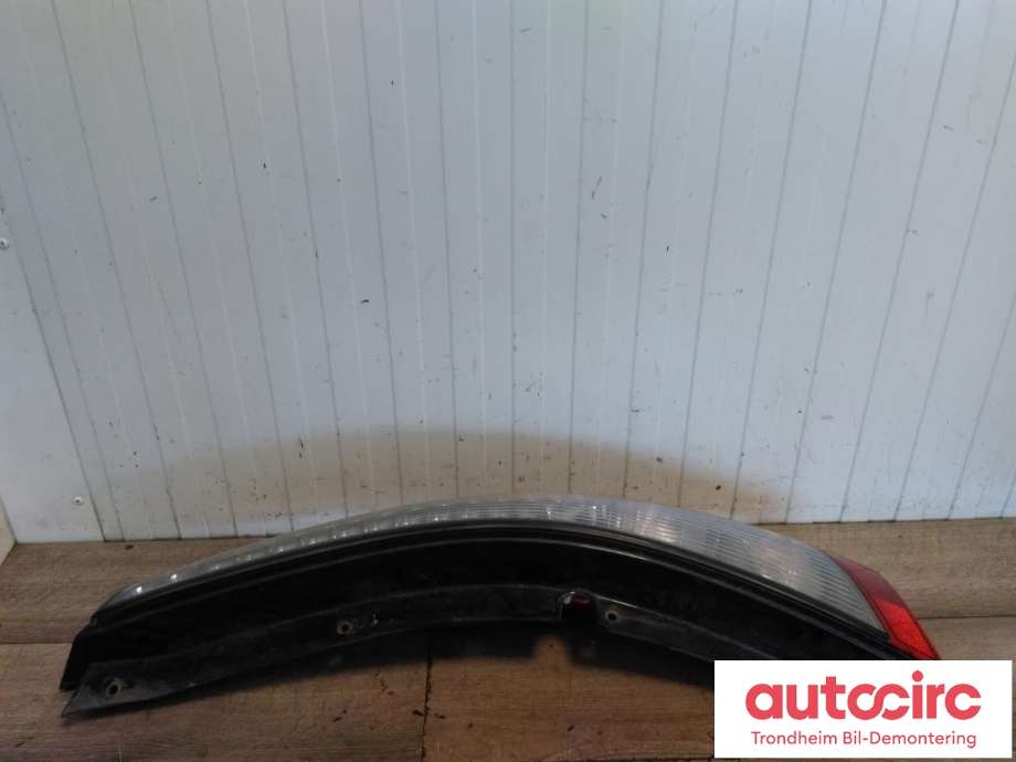 Baklykt høyre til Mitsubishi Grandis 2004-2009  (KOITO|8330A016|MN182334|)
