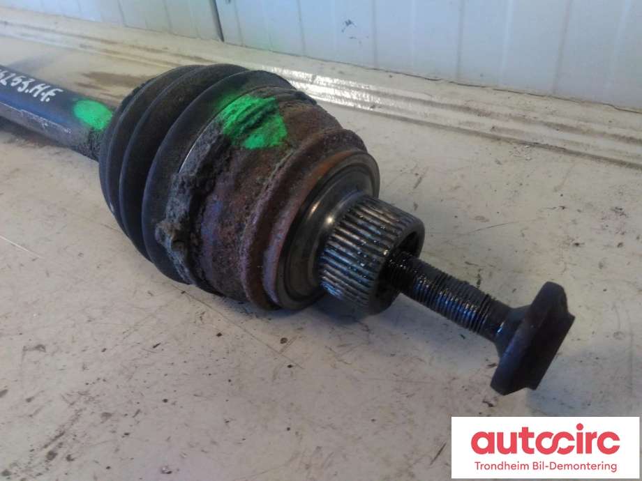 Drivaksel høyre foran, diesel/automat til Audi A8 2010-2013 (Type III, Fase 1)  (4G0407271F|)