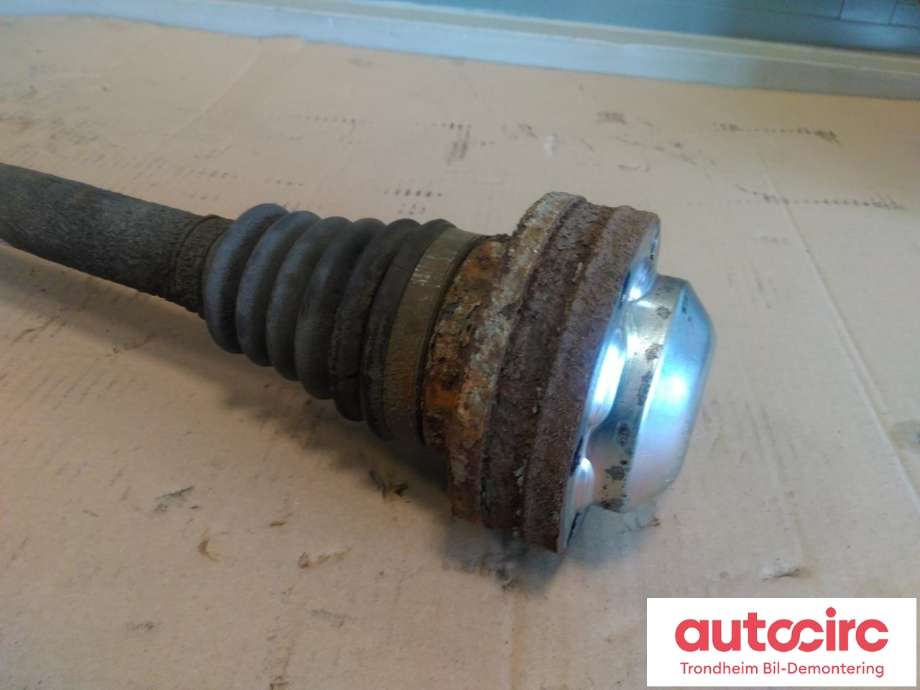 Drivaksel høyre bak, diesel/automat til Audi A8 2010-2013 (Type III, Fase 1) (..|8R0501204D|8R0 501 204 D|)