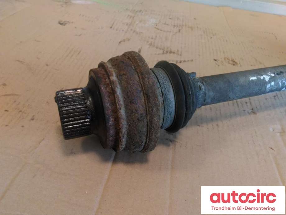 Drivaksel høyre bak, diesel/automat til Audi A8 2010-2013 (Type III, Fase 1) (..|8R0501204D|8R0 501 204 D|)