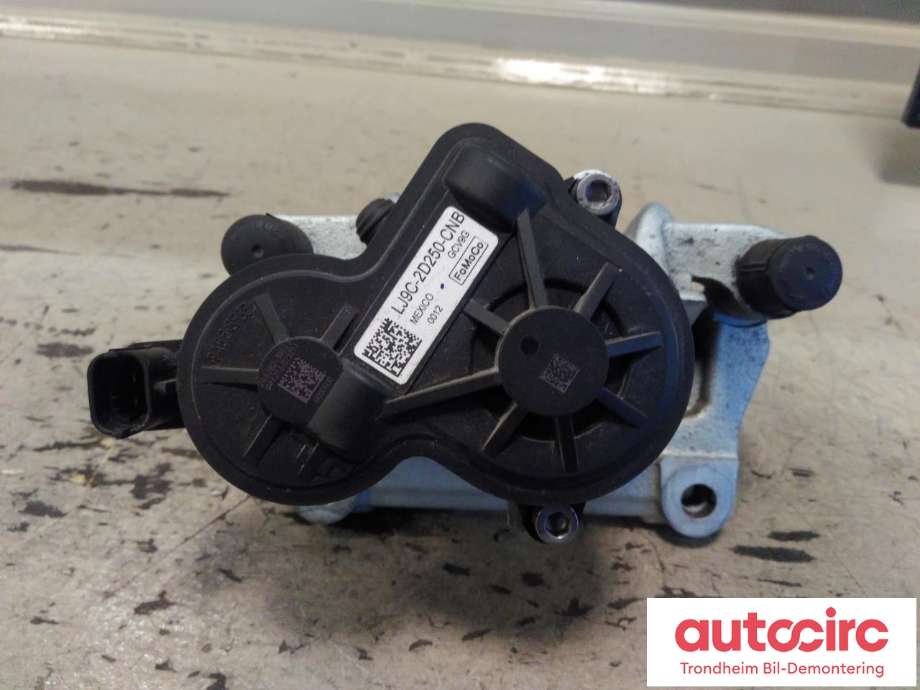Bremsecaliper høyre bak, elektrisk til Ford Mustang Mach-e 2020-->>  (FOMOCO|KTJX61-2D346-BNC|2455419|LJ9C-2D250-CNB)