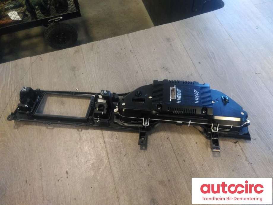 Instrumentpanel til Audi Q7 2006-2010 (Type I, Fase 1)  (..|4L0920930QX|4L0920932B|5550007301)
