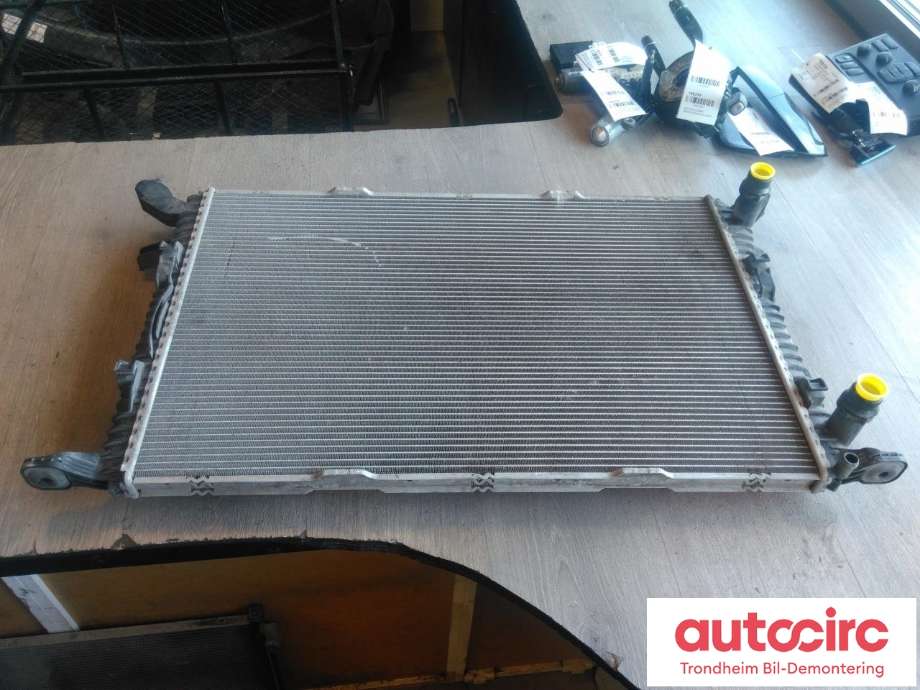 Radiator (automat gir) til Audi Q3, 2011-2014 (Type I, Fase 1)  (AUDI|8K0121251L)