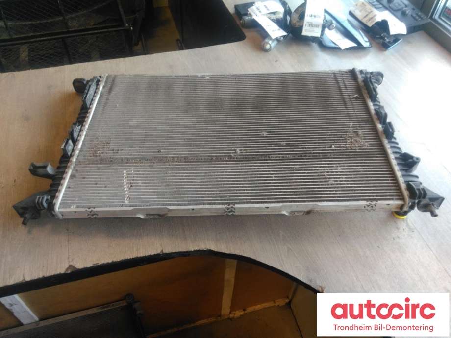 Radiator (automat gir) til Audi Q3 2011-2014 (Type I, Fase 1)  (AUDI|8K0121251L|)
