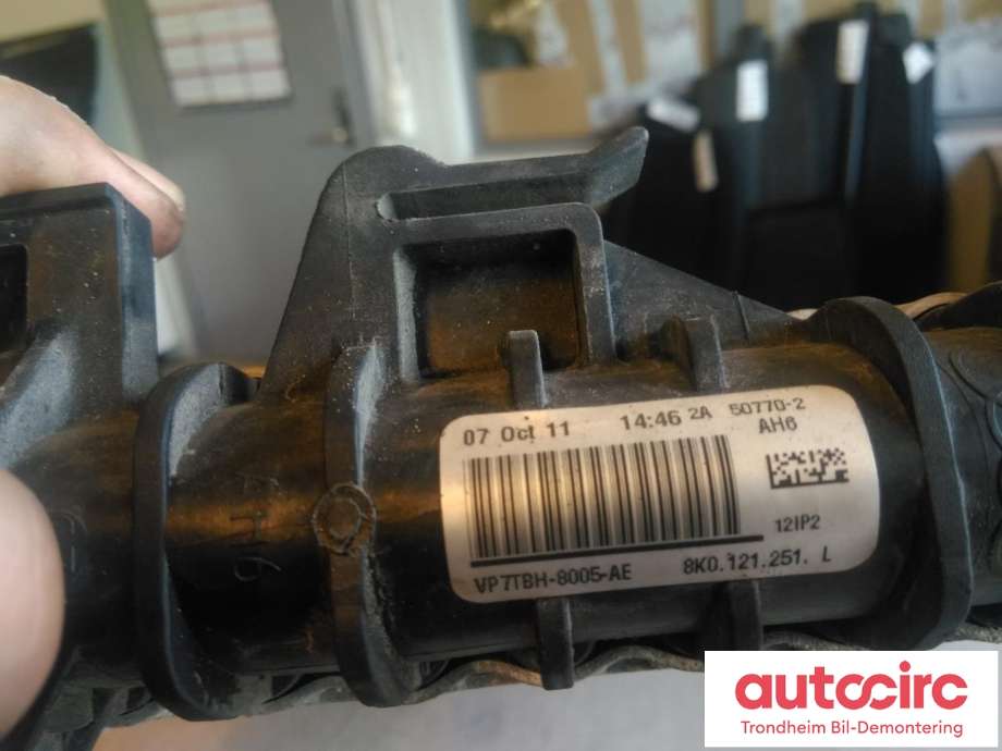 Radiator (automat gir) til Audi Q3 2011-2014 (Type I, Fase 1)  (AUDI|8K0121251L|)