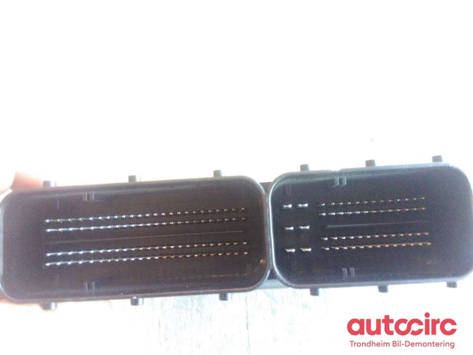 Styreenhet motor til BMW 1-Serie 2011-2015 (Fase 1) (F20/F21) (F20/F21) (BOSCH|8518424|8518424-01|13618576341)