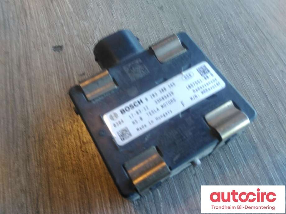 Sensor radar til Tesla Model S 2016-2021 (Fase 2)  (BOSCH|1057551-00-B|0203300565|)