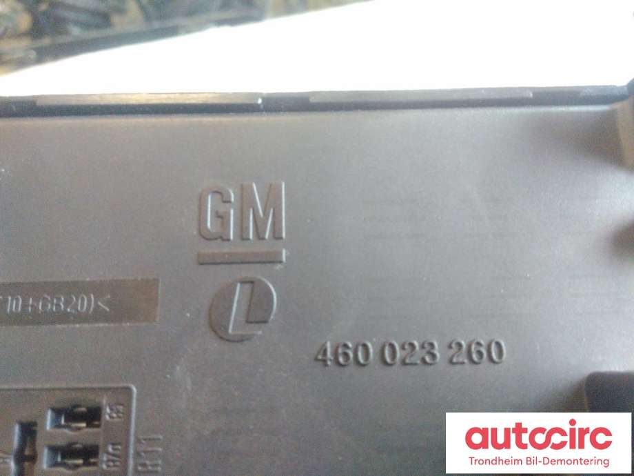 Sikringsboks bagasjerom til Opel Vectra C 2002-2005 (Type I)  (LEAR|13170892|93180092|93186630)