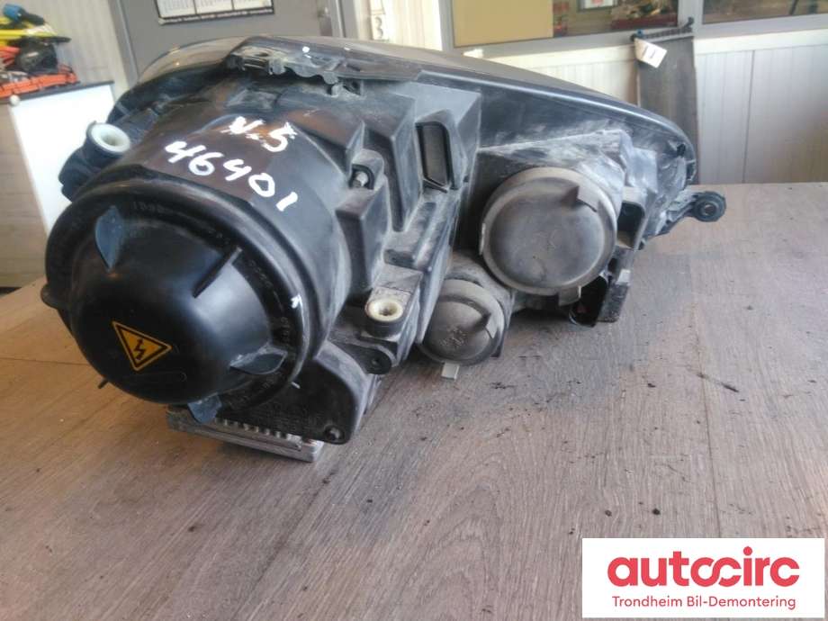 Frontlykt venstre xenon til VW Jetta 2005-2010  (AL|1K6941031|0301212271|1K6941039)