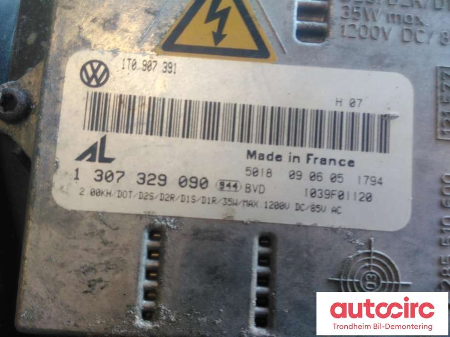 Frontlykt venstre xenon til VW Jetta 2005-2010  (AL|1K6941031|0301212271|1K6941039)