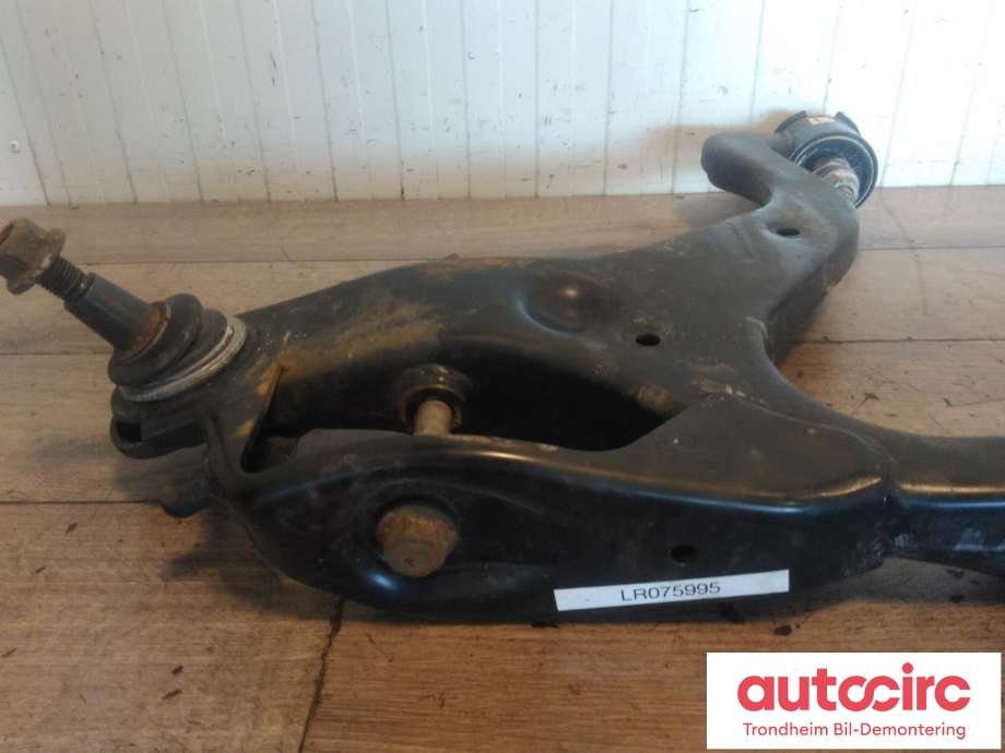 Bærebru venstre foran nedre til Land Rover Discovery 2005-2009 (Type III)  (...|RBJ501250|7H223A053AA|LR075995)