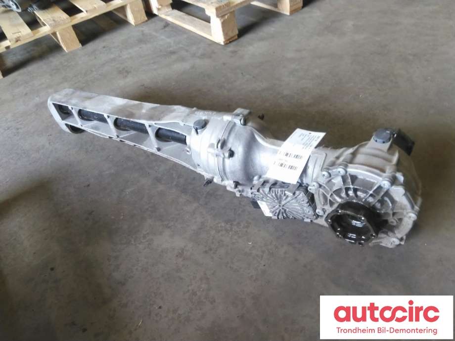 Kardang klokke foran til Porsche 911 2019-->> 992 992 (SPRUKKET INNFESTING I HUS|0A0409505E|PAB409505C|)