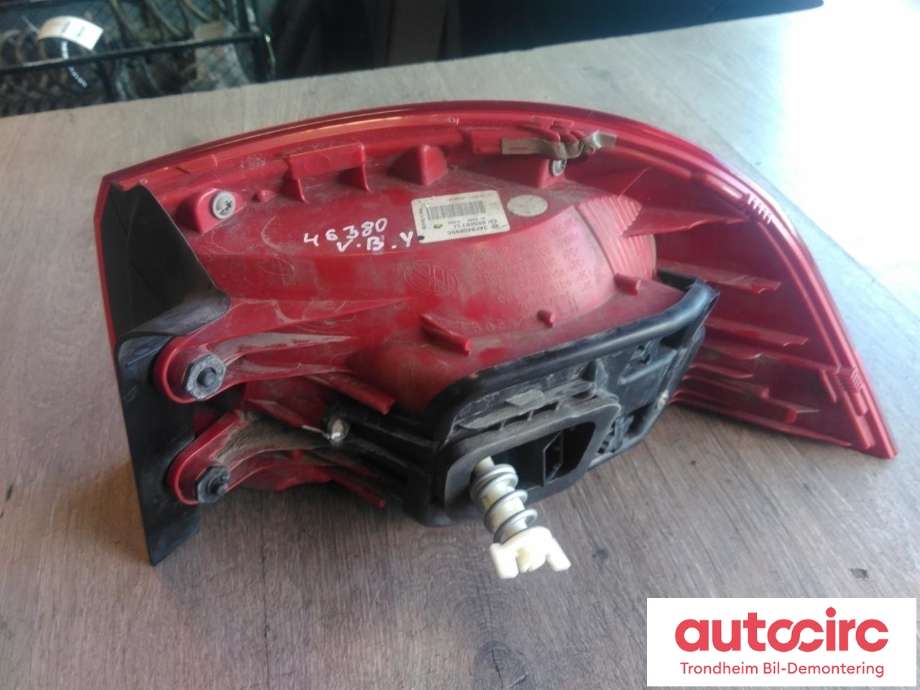Baklykt venstre ytre til VW Passat 2011-2015 (B7) (B7) (REDUSERT PRIS KRAKELERT|3AF945095C|605001LI|3AF945095E)