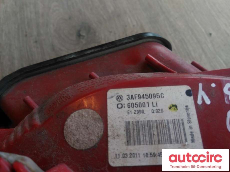 Baklykt venstre ytre til VW Passat 2011-2015 (B7) (B7) (REDUSERT PRIS KRAKELERT|3AF945095C|605001LI|3AF945095E)