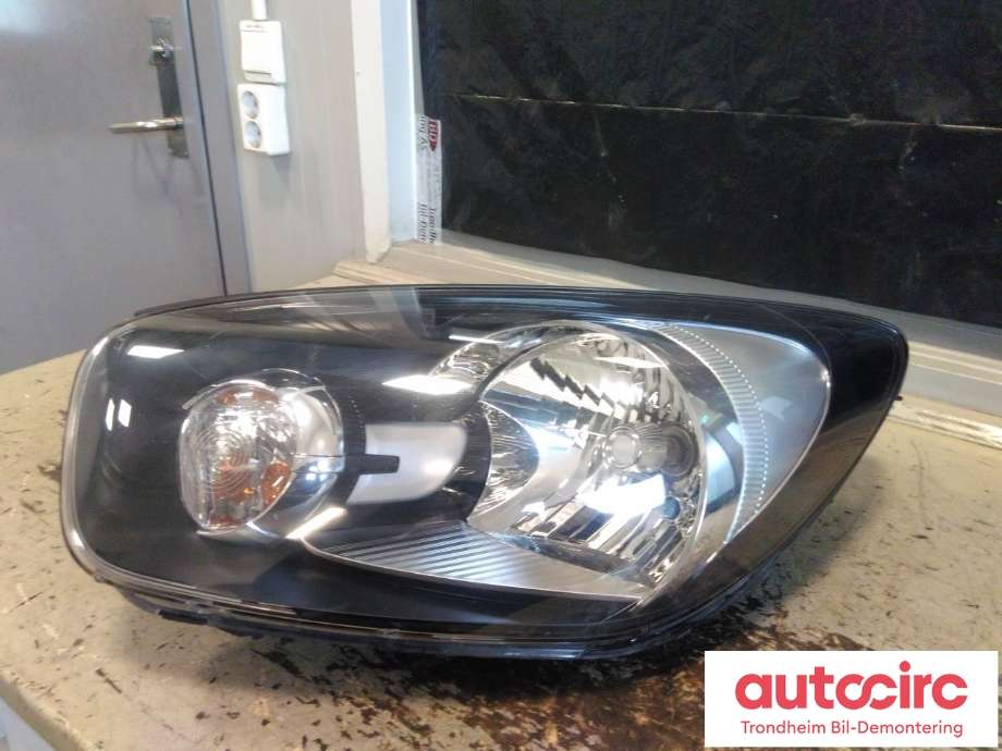 Frontlykt venstre halogen til Kia Picanto, 2011-2017 (Type II)  (..|921011Y011)