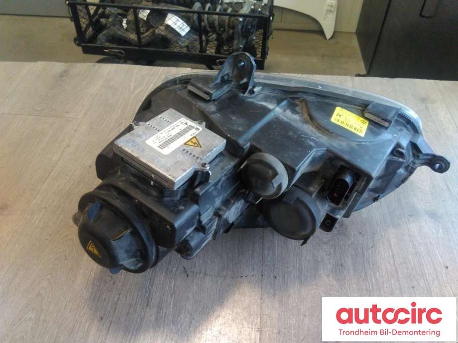 Frontlykt høyre xenon til VW Jetta 2005-2010  (AUTOMOTIVE LIGHTING|1K6941032|0301212272|1K6941040)