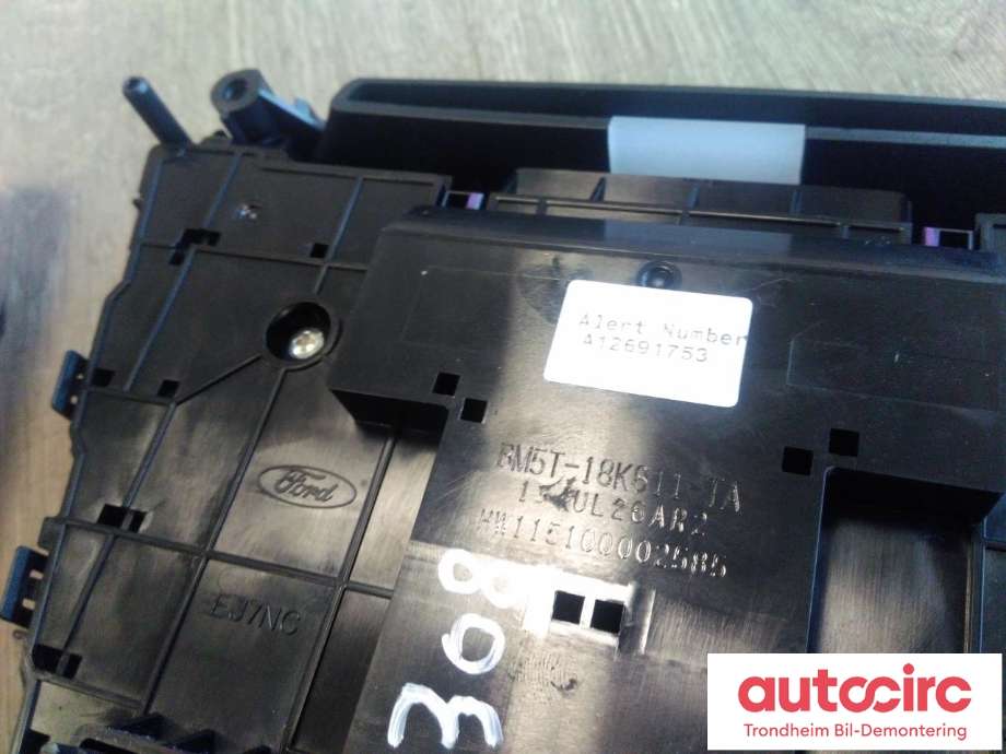 Bilstereo navigasjon betjeningspanel til Ford Focus, electric 2012-2018  (..|BM5T-18K811-TA|1818447|)
