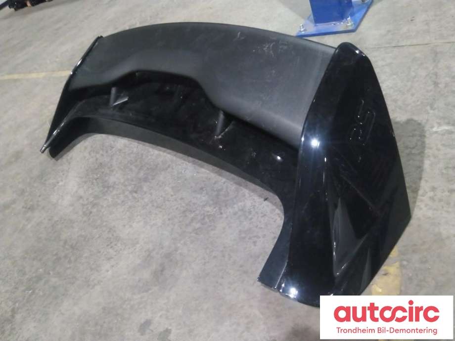 Spoiler bak til Ford Focus 2014-2018 (Type III, Fase 2)  (FOMOCO|G1EJ-A44230-AE5G9Z|2121346|)