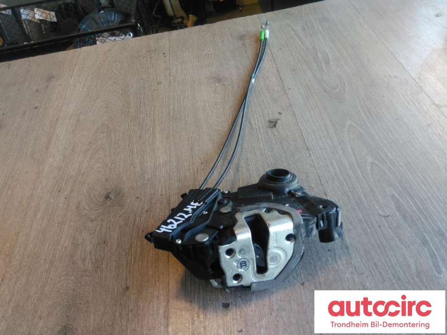 Låsekasse høyre foran til Toyota Prius, 2004-2009 (Type II) (COMBI) (COMBI) (..|69030-47081)