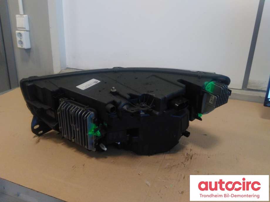 Frontlykt høyre full-LED til Volvo XC40 2018-2024 (...|31655983|31446779|)