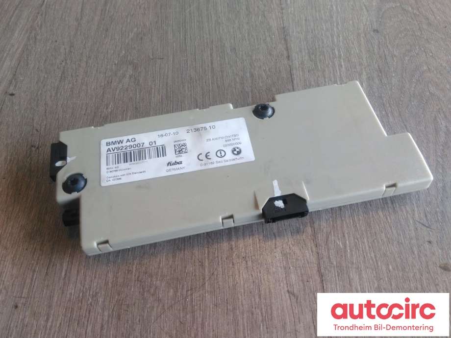 Antenne forsterker til BMW 5-Serie, 2010-2017 (F10/F11) (F10/F11) (FUBA|9229007)