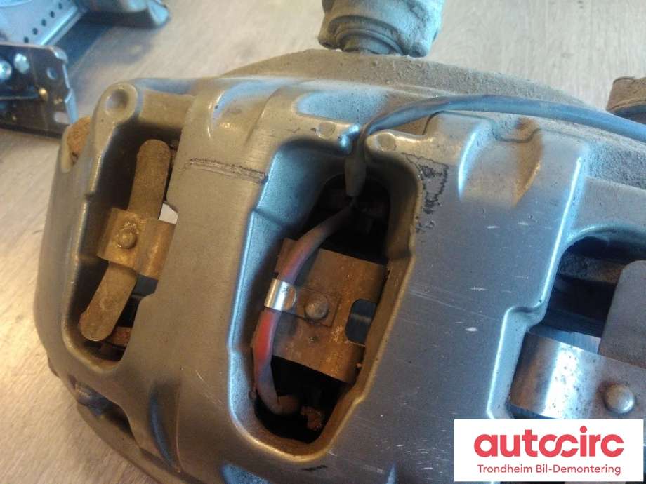 Bremsecaliper høyre foran til Audi RS6 2013-2018 (..|4G0615108E|4G0 615 108 E|)