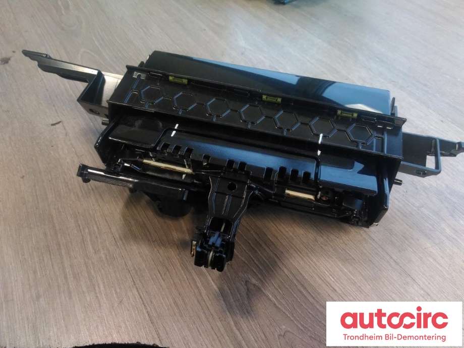 Bilstereo navigasjon skjerm til Audi RS6 2013-2018  (BROSE|4G1919601P|C18589-101|4G0919607G)