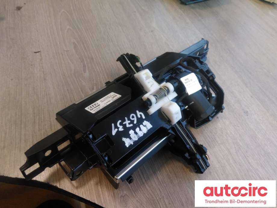 Bilstereo navigasjon skjerm til Audi RS6 2013-2018  (BROSE|4G1919601P|C18589-101|4G0919607G)