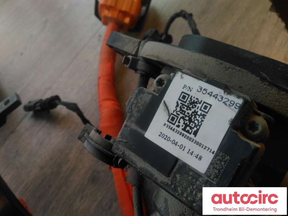 Batterilader inntak/luke til Polestar 2 2020-->> (LADEINNTAK MED KABEL|32286757|31674433|32286754)