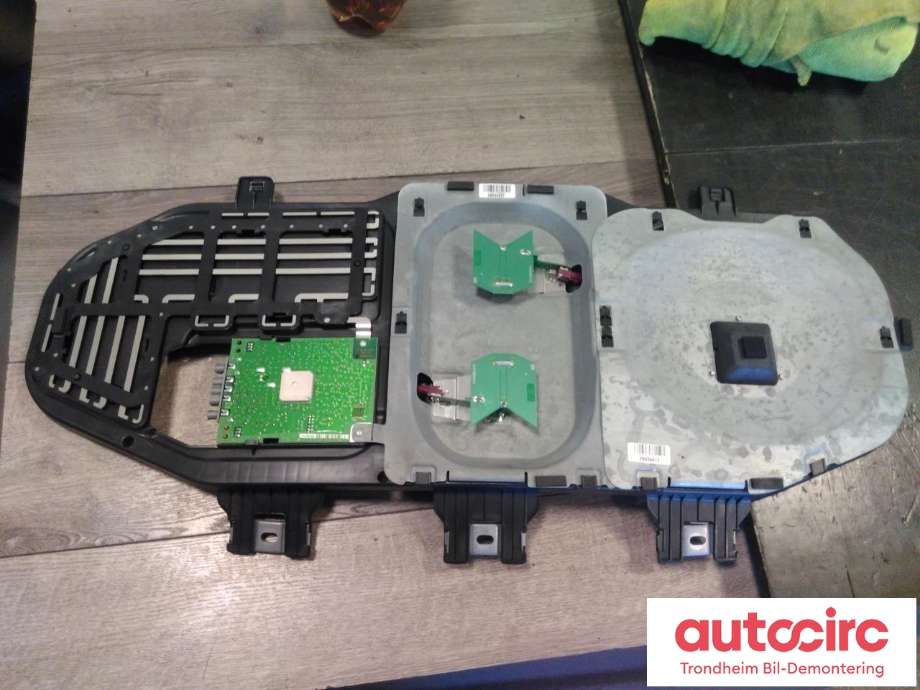 Antenne navigasjon til Mercedes GL, 2006-2012 (X164) (X164) (..|A2518201375)