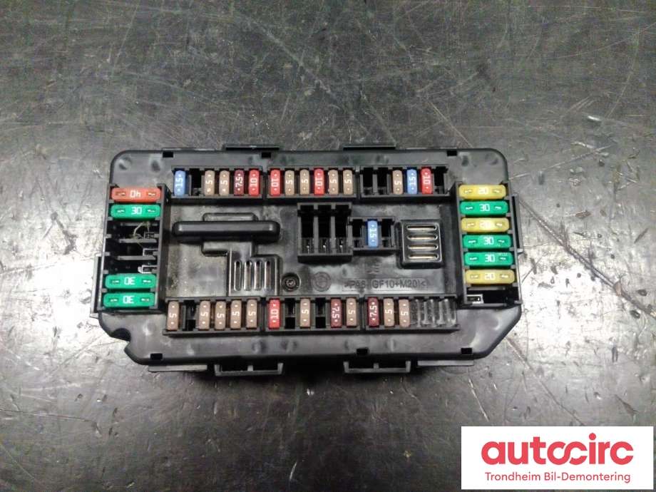 Sikringsboks til BMW M4 2014-2020 (F82/F83) (F82/F83) (M4|6114938906801|61149224866|)