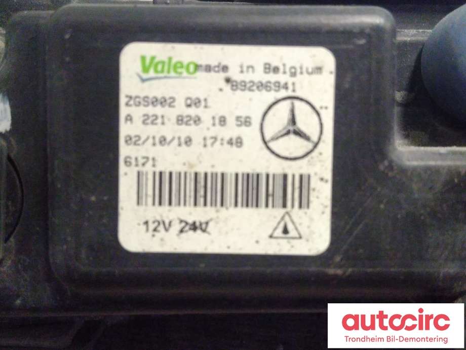 Kjørelys led høyre foran til Mercedes C-Klasse 2007-2011 (Fase 1) (W204) (W204) (VALEO|A2218201856|89206941|A 221 820 18 56)
