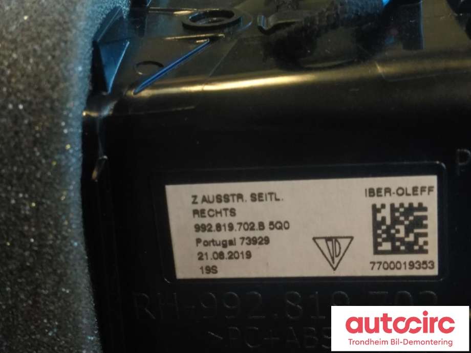 Dashbord friskluftdyse høyre til Porsche 911 2019-->> 992 992 (..|992819702|992819702B|992819702B 5Q0)