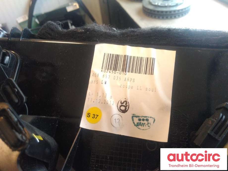 Hanskerom til Audi RS6 2013-2018  (..|4G8857035A|4G8857104A)