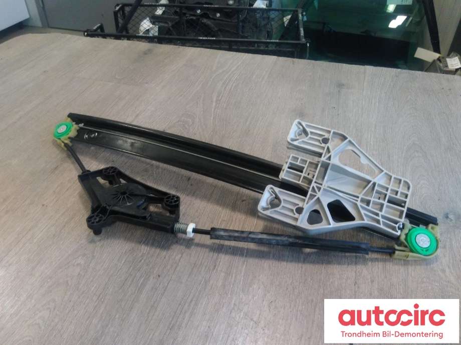 Ruteheis venstre bak til Audi RS6 2013-2018  (BROSE|4G0839461|4G0 839 461|1021-928263-105)