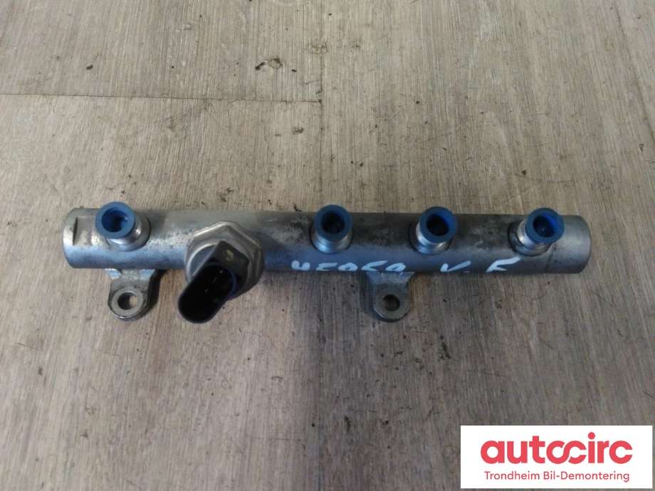 Dyseskinne (fuelrail) til Audi A6 2005-2008 (Type III, Fase 1) (C6) (C6) (VENSTRE|059130089AA|059 130 089 AA|)