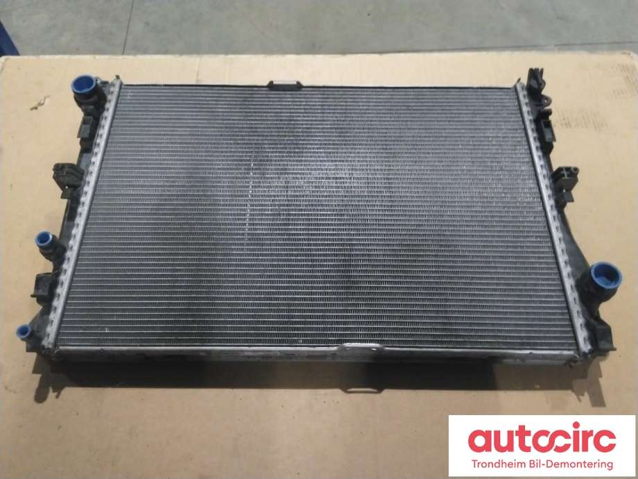 Radiator (automat gir) til Mercedes C-Klasse 2014-2018 (Fase 1) (W205) (W205) (BEHR|A 099 500 73 03|)