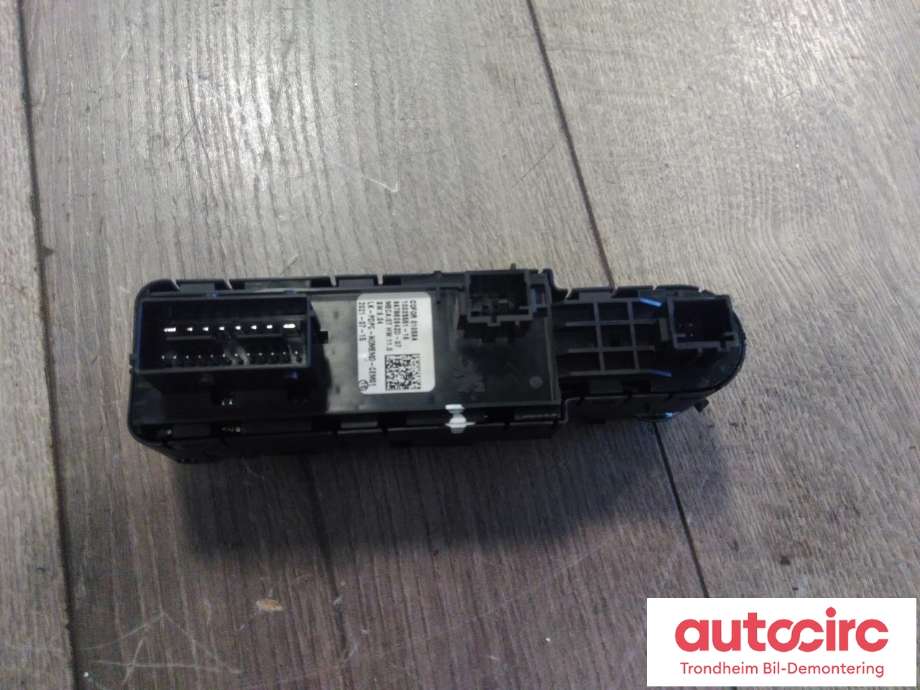 Bryter ruteheis førerdørspanel til Peugeot e-208 2019-->>  (..|96788264ZD|10025551-16|)