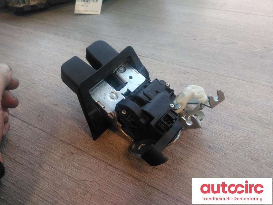 Baklukelås til Audi Q3 2011-2014 (Type I, Fase 1)  (..|8K9827505A|8R0827505A|)