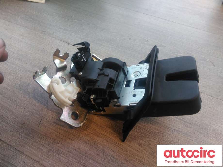 Baklukelås til Audi Q3 2011-2014 (Type I, Fase 1)  (..|8K9827505A|8R0827505A|)