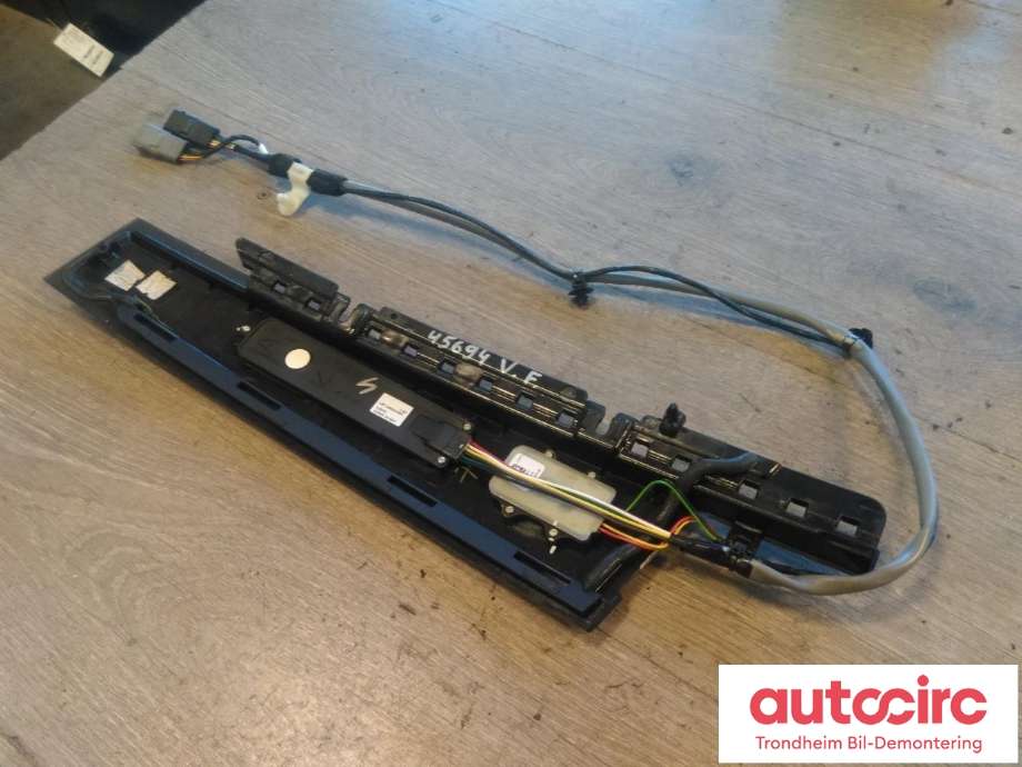 Dørhåndtak utv venstre foran til Ford Mustang Mach-e 2020-->>  (..|LJ8B-R224B00-BB|LJ8B-R20899-BDW|2513390| LJ8T-14A626-AE59B8| LJ8T-14A626-AEW)