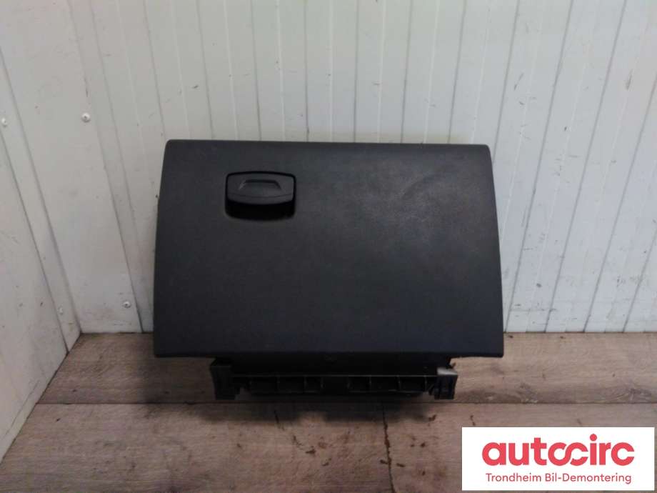 Hanskerom til Renault Kadjar, 2015-->>  (..|682526225R)