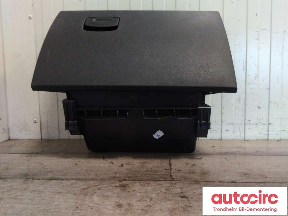 Hanskerom til Renault Kadjar 2015-->>  (..|682526225R|)