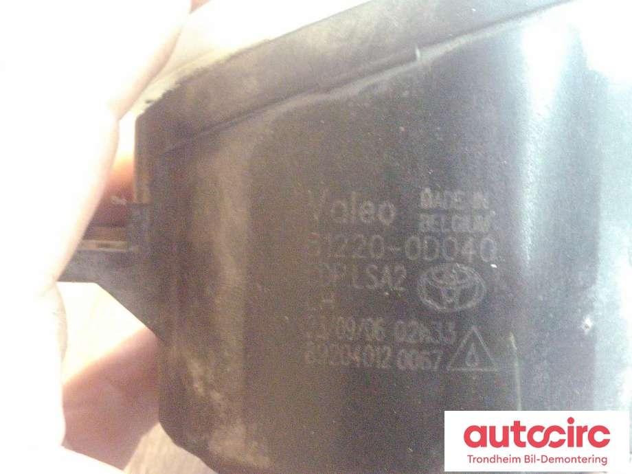 Tåkelykt venstre foran til Toyota Yaris 2006-2009 (Type II, Fase 1)  (VALEO|81220-0D040|812200D040|89204012)