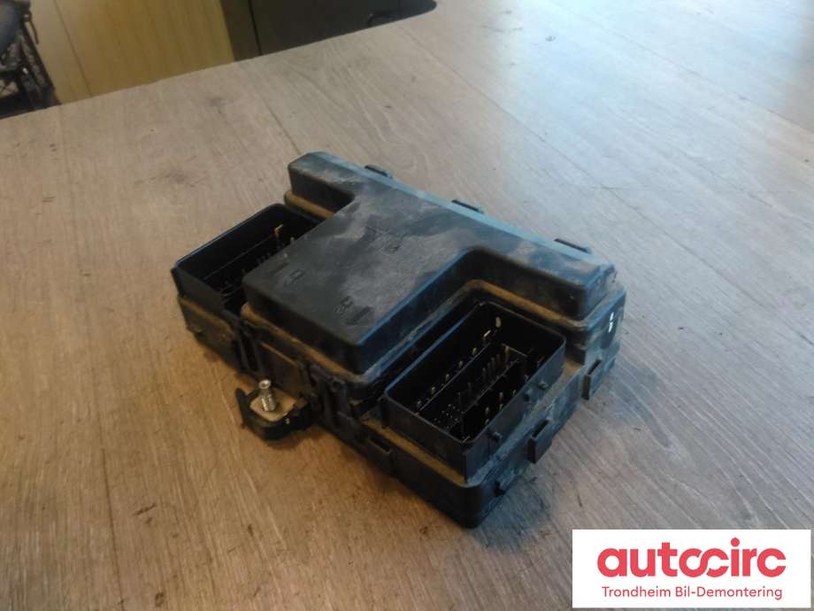 Sikringsboks til Ford Edge 2016-2019 (..|F2GT-14A067-MF|F2GT-14A067-MG|2143626)