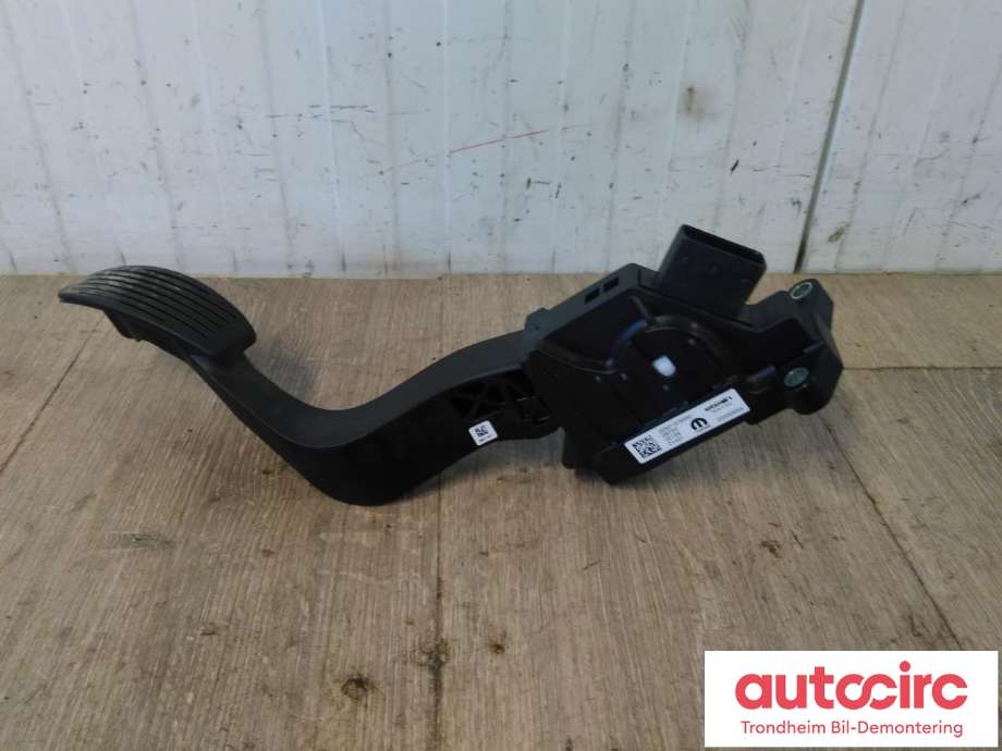 Pedal gass til Fiat 500 2021-->> (MOPAR|52137955|)