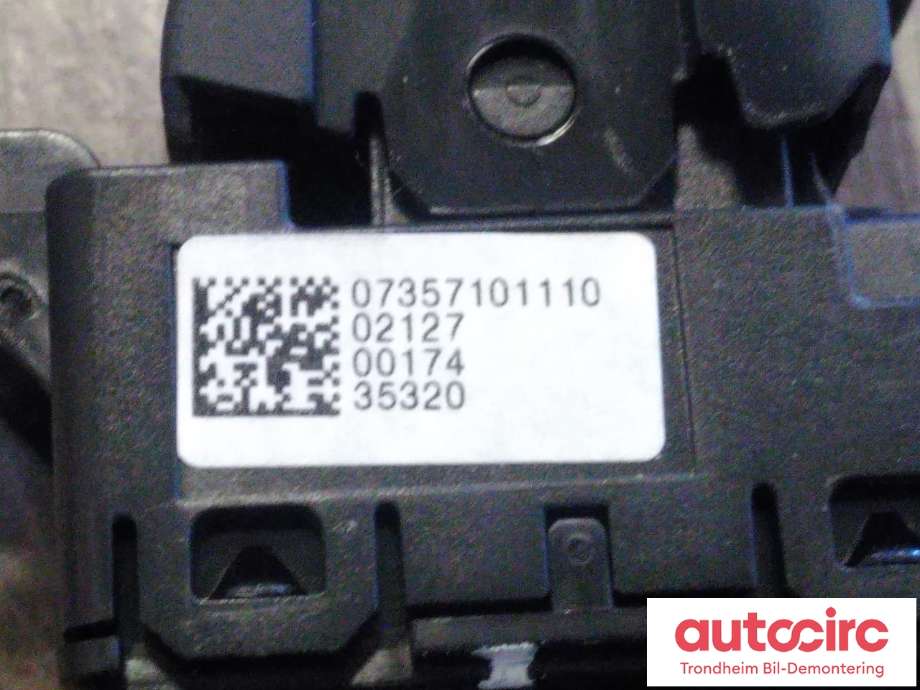 Bryter elektrisk håndbrekk/parkbrems til Fiat 500 2021-->>  (..|735710111|735724901|)