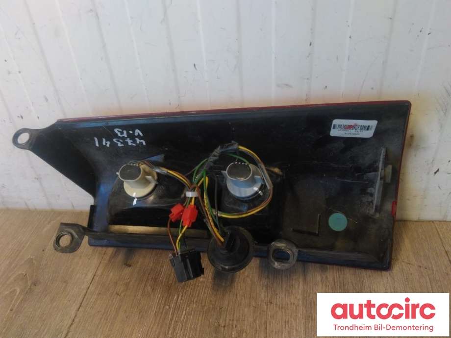 Baklykt venstre til Chevrolet Van 1996-->> (GM|25756611|84639023|84639024| 15813651| 23338320| 25752546| 25756610| 25823027| 84216115)