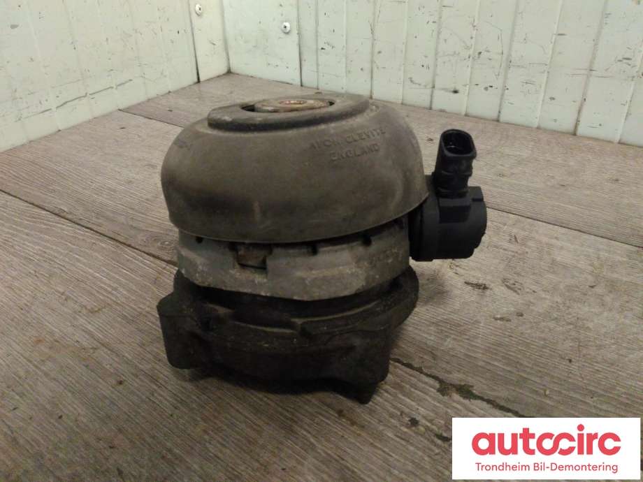 Motorfeste til Audi A8, 2003-2010 (Type II) (HØYRE SIDE|4E0199381BS)