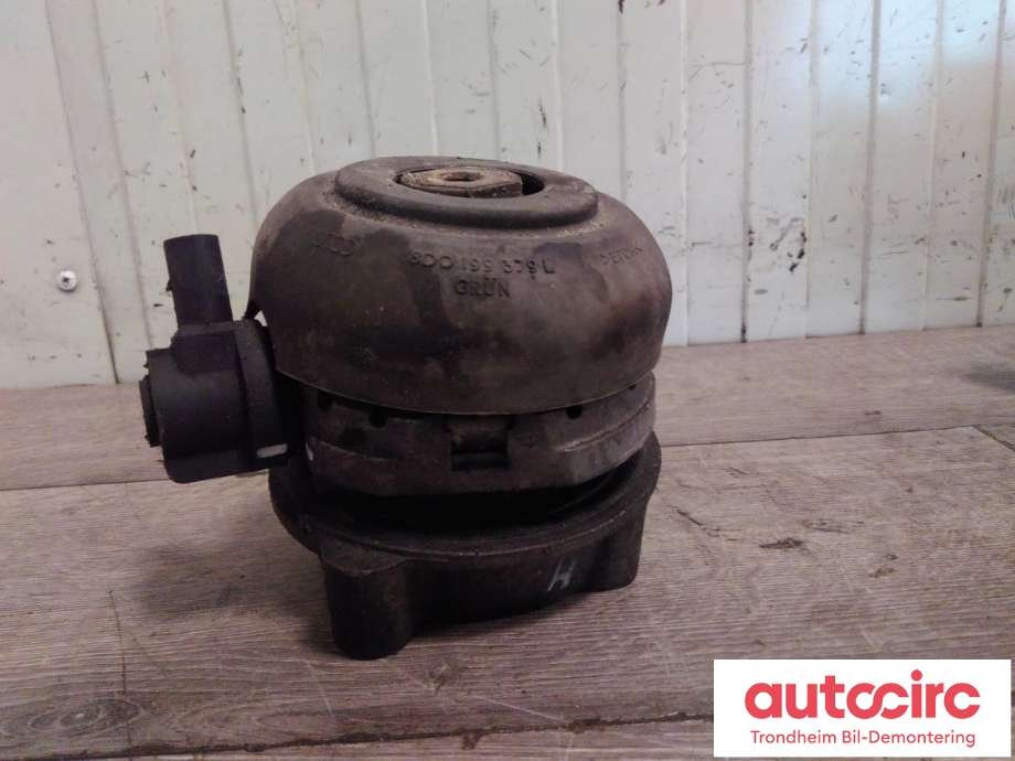 Motorfeste til Audi A8 2003-2010 (Type II) (HØYRE SIDE|4E0199381BS|4E0199381FS|)